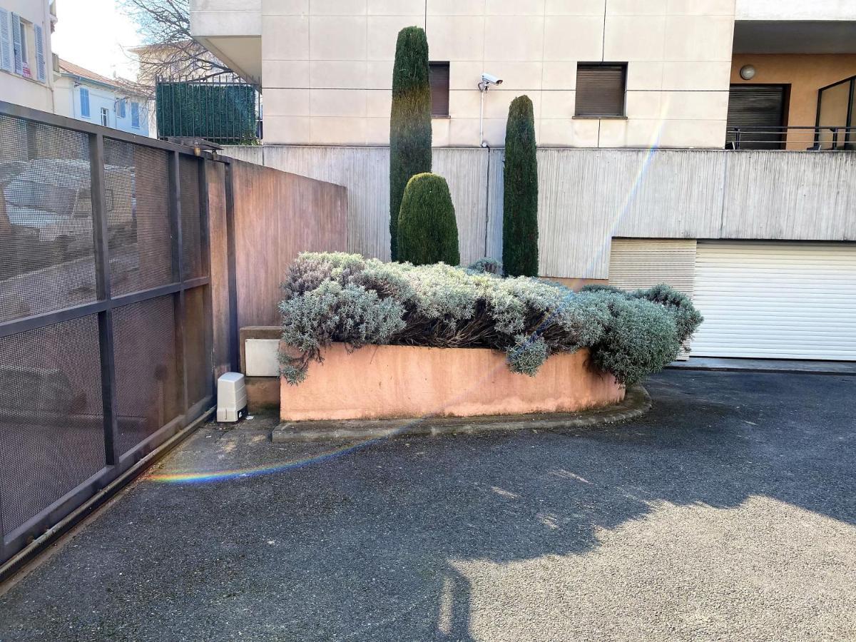 T2 Proche De La Gare, A 10 Minutes A Pieds De La Croisette, Piscine & Parking Dans Residence De Haut Standing Cannes Eksteriør bilde